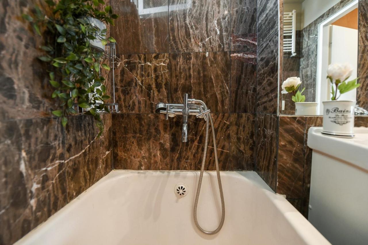 Spectacular Views & Modern Comfort: Your Dream Duplex In Central Bucharestアパートメント エクステリア 写真