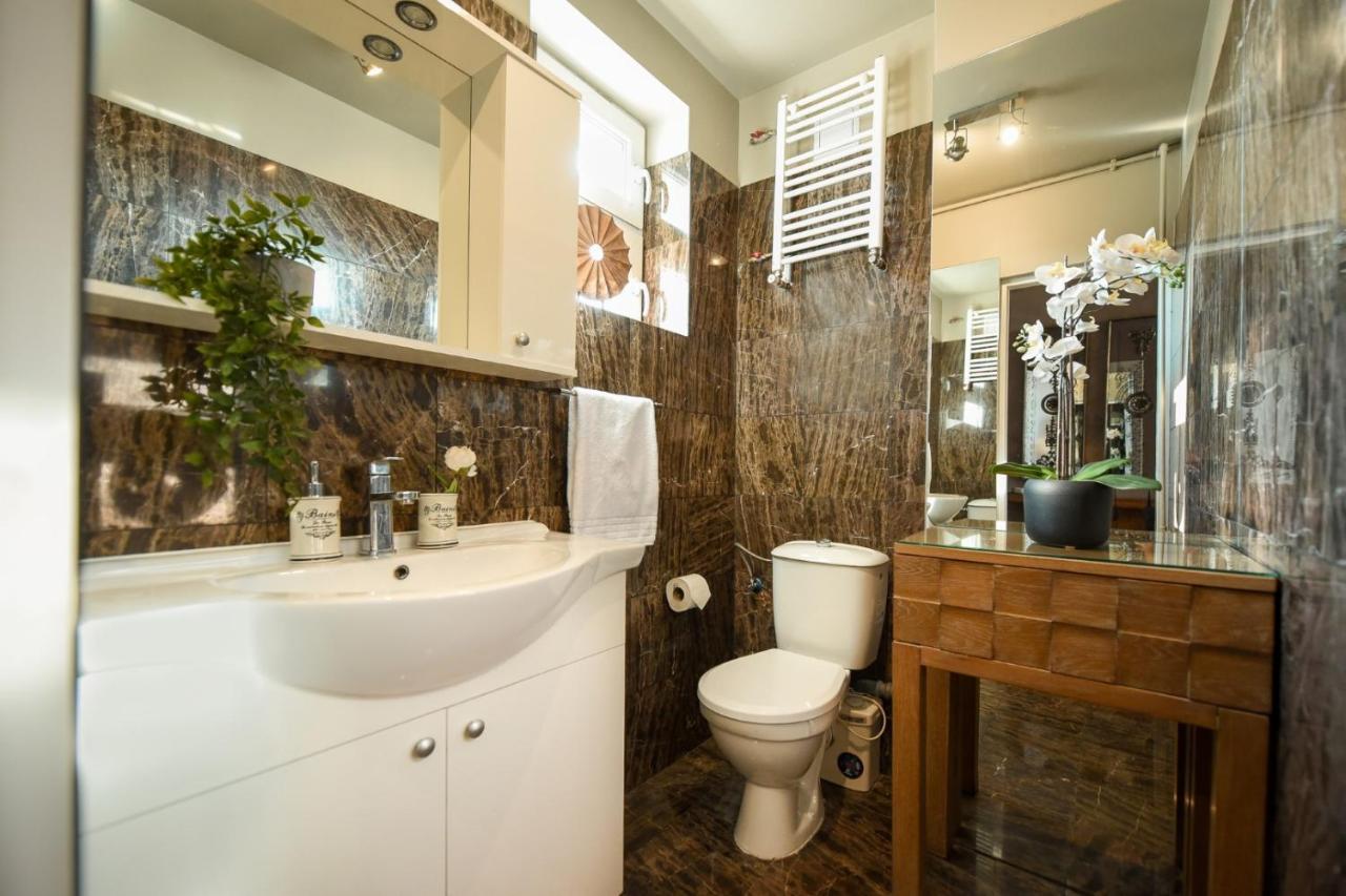 Spectacular Views & Modern Comfort: Your Dream Duplex In Central Bucharestアパートメント エクステリア 写真